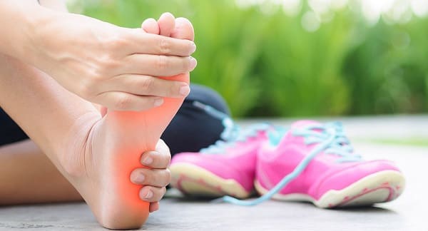 علت، علائم و درمان درد کف پا با طب فیزیکی