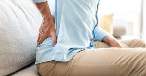 علت کمردرد: چرا دچار کمر درد میشویم؟